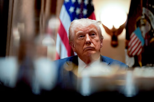 Thương mại toàn cầu 2025: Nguy cơ suy giảm từ chính sách thuế quan Trump Thương mại toàn cầu 2025: Nguy cơ suy giảm từ chính sách thuế quan Trump